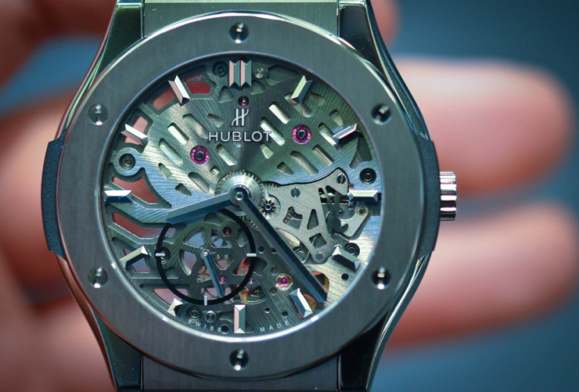 Lo scheletro extra-sottile Hublot replica Classic Fusion, ora in 42 mm