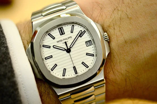 Con Il Nuovo Patek Philippe replica Nautilus Con Quadrante Bianco